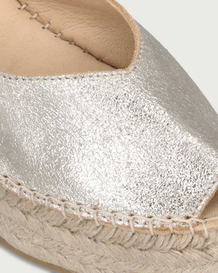 Sandalia de cuña cuero liso y yute 100% natural Urco Label, calzado slow fashion atemporal hecho en España.