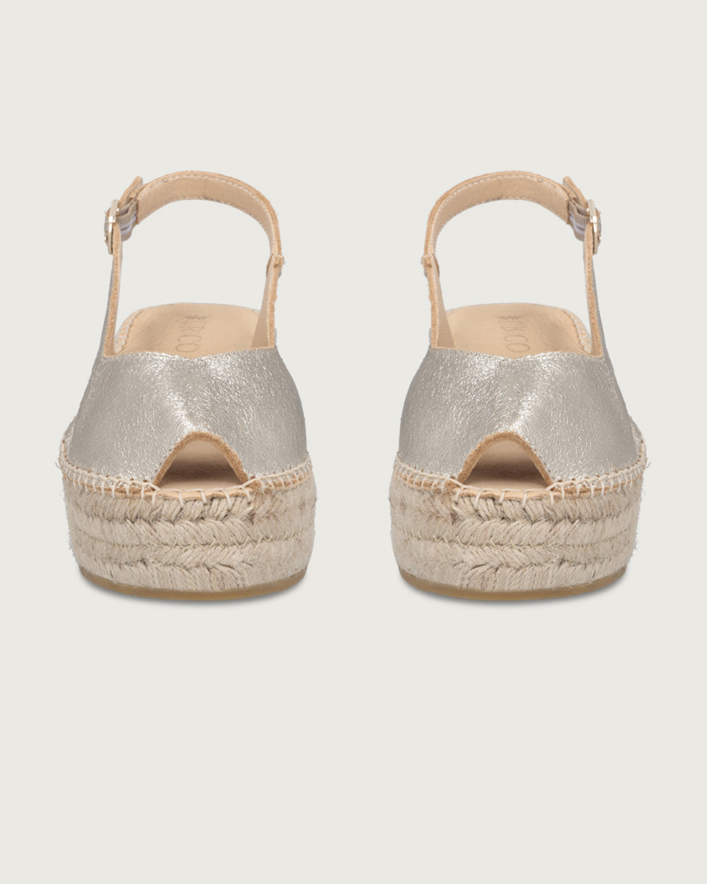 Sandalia de cuña cuero liso y yute 100% natural Urco Label, calzado slow fashion atemporal hecho en España.