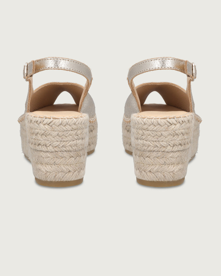 Sandalia de cuña cuero liso y yute 100% natural Urco Label, calzado slow fashion atemporal hecho en España.