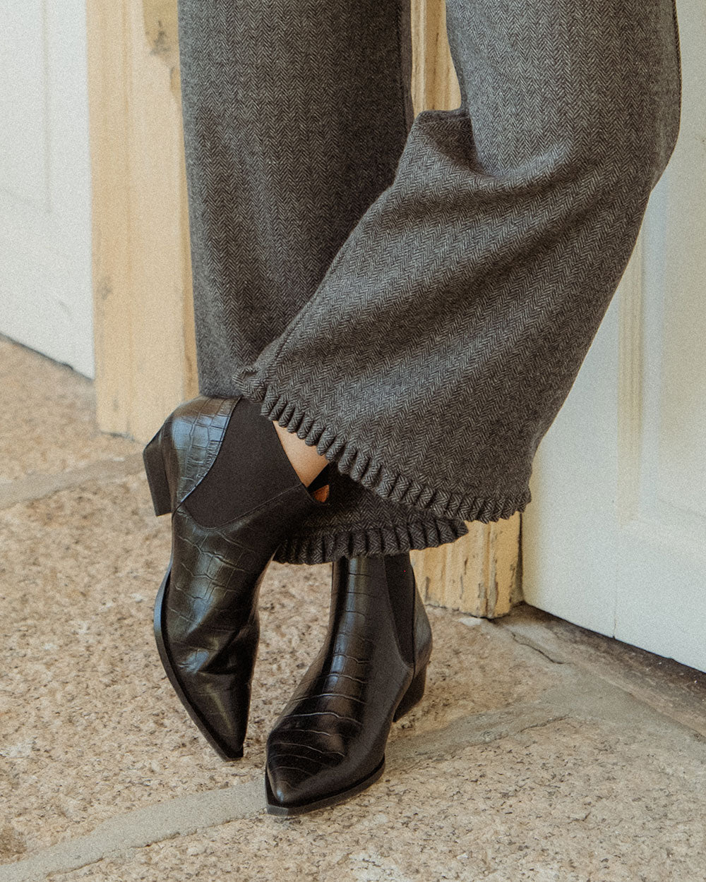 BOTÍN SARI CROCO NEGRO