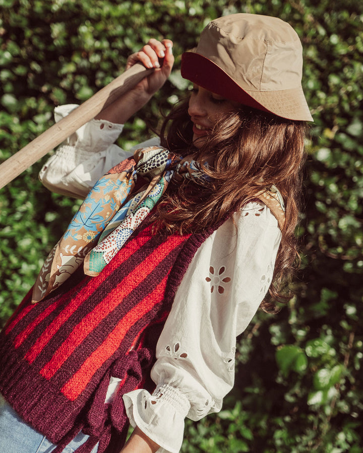 CHALECO ESME RAYAS VINO