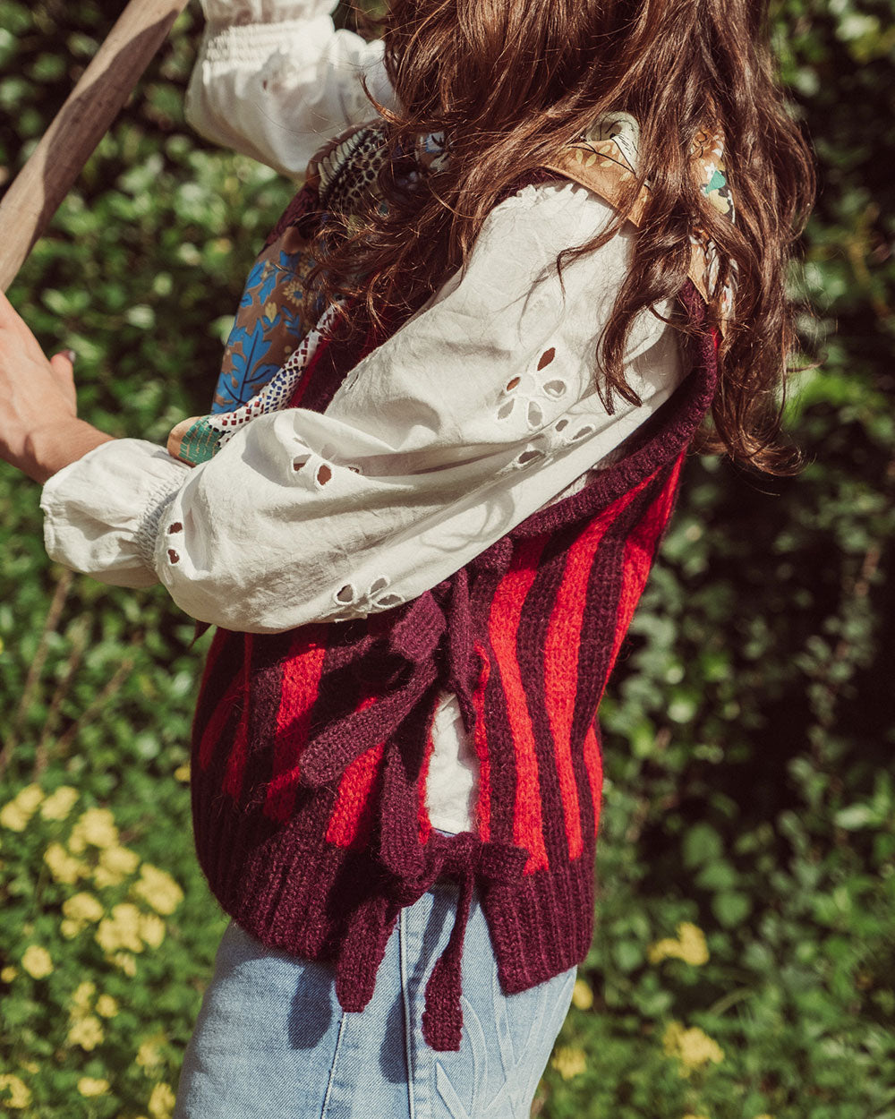 CHALECO ESME RAYAS VINO