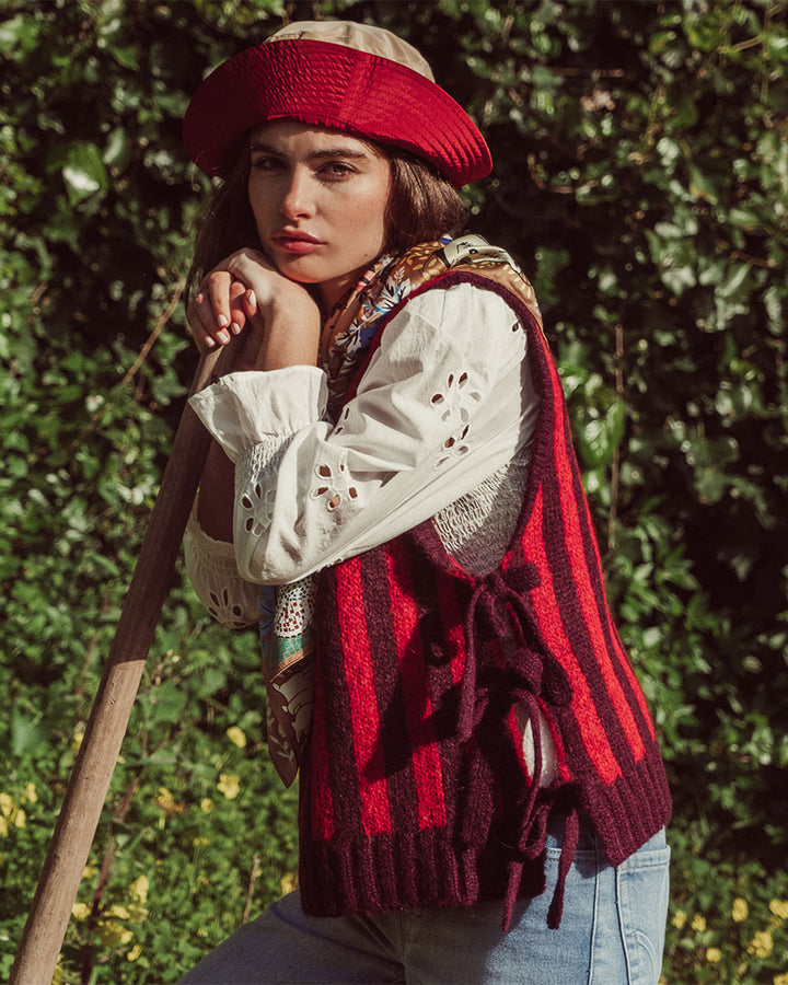 CHALECO ESME RAYAS VINO