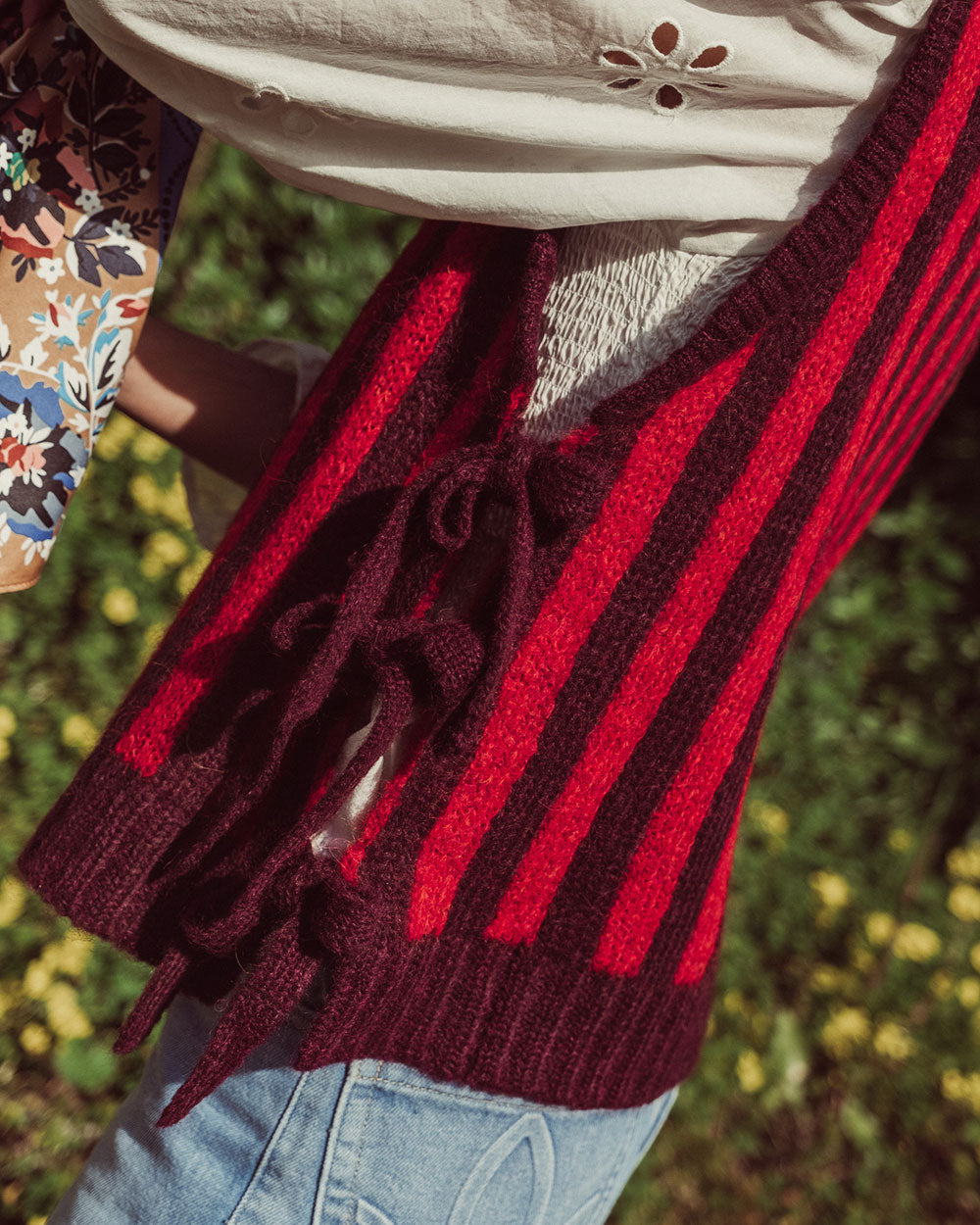 CHALECO ESME RAYAS VINO