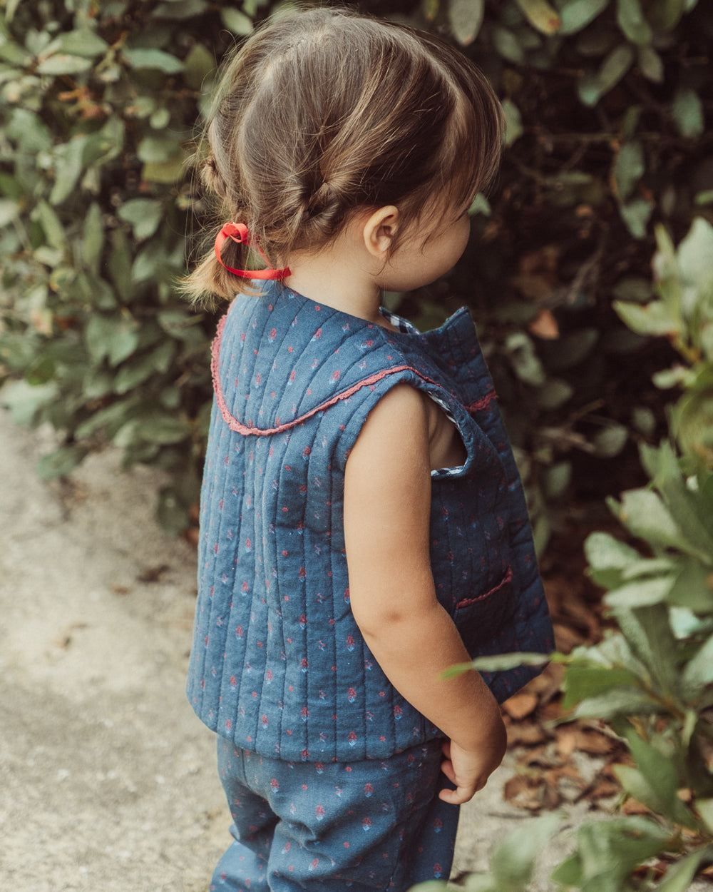 VEST PETITE PASCUALINA BLUE RED ORCHID