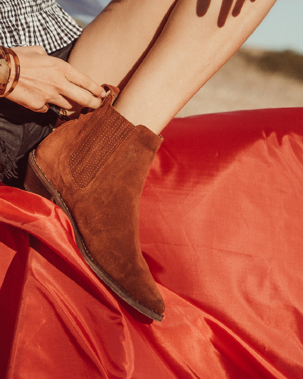 BOTIN VELVETTA LADRILLO