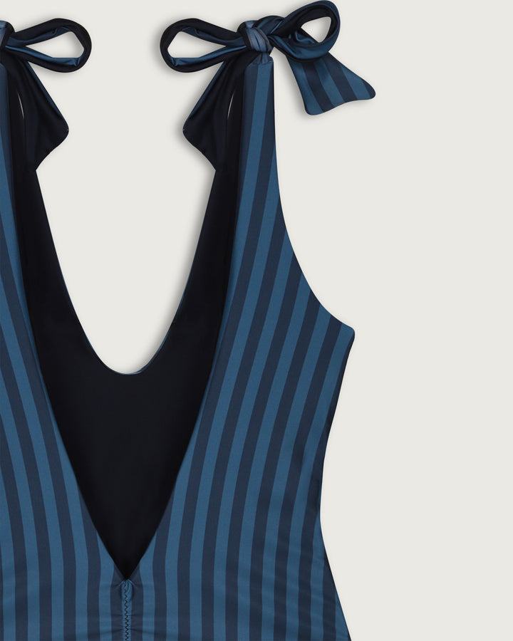 ONE PIECE CORAL BLUE STRIPES / NAVY