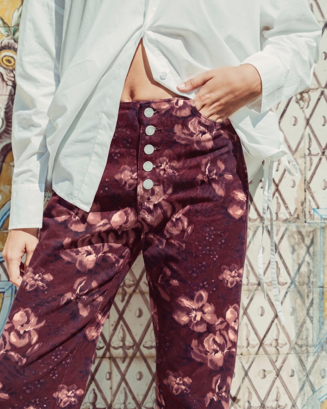 JEANS BRASS FLORAL BURGUNDY