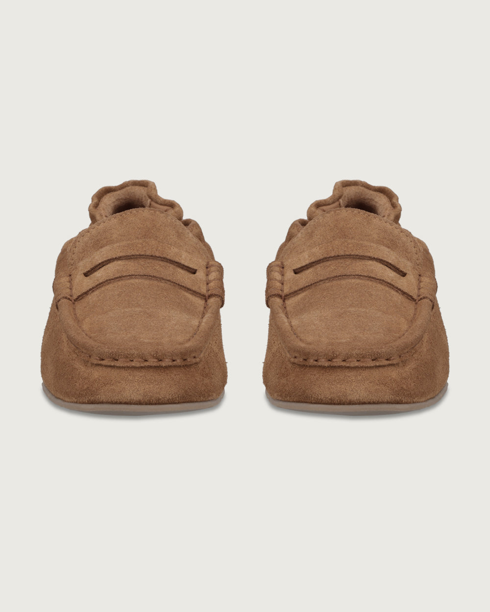 Mocasín Elena color camel en cuero gamuzado, calzado clásico de diseño italiano con suela de cuero y taco bajo, zapato artesanal Made in Italy