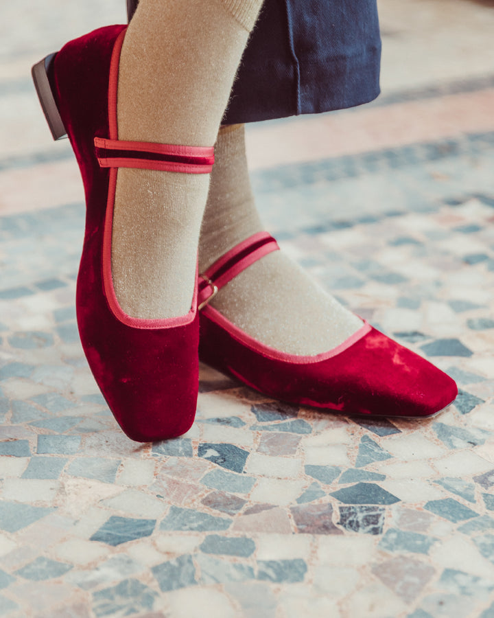 BALLERINA MARY BURDEO / LIPS