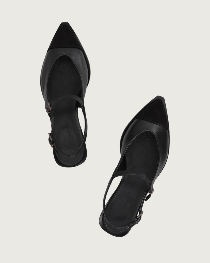 Zapato Renata de cuero liso y gamuza negra con punta fina, tiras con hebillas ajustables y taco de 2 cm, calzado artesanal hecho en Italia con suela de cuero.