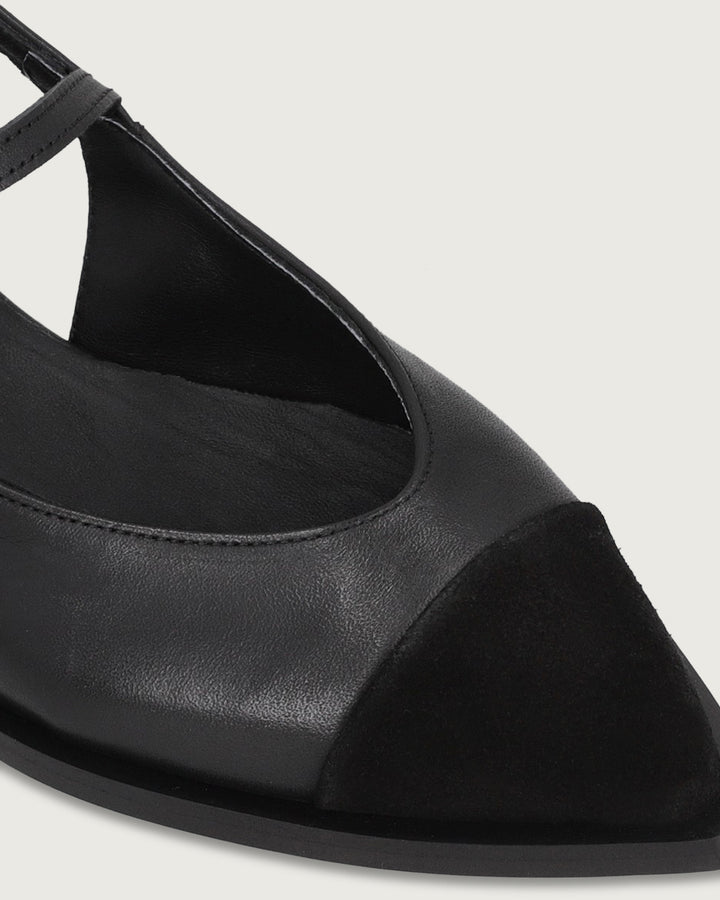 Zapato Renata de cuero liso y gamuza negra con punta fina, tiras con hebillas ajustables y taco de 2 cm, calzado artesanal hecho en Italia con suela de cuero.