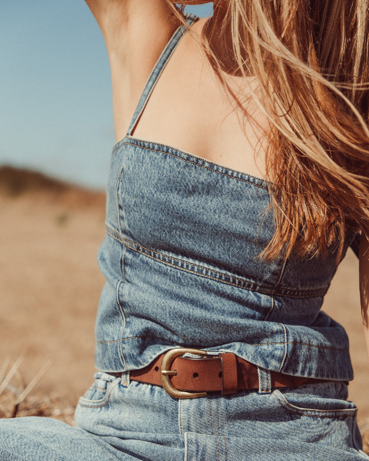 Top Bubble de denim azul con tirantes de pabilo, musculosa de mezclilla estilo casual y sostenible para mujer Chile.