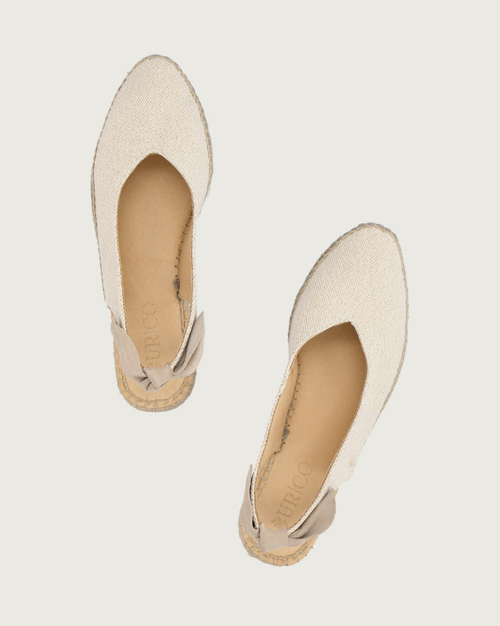 Alpargata Verona romántica de lona crudo con brillos, cinta en el talón y suela de yute (4cm), calzado artesanal hecho en España.