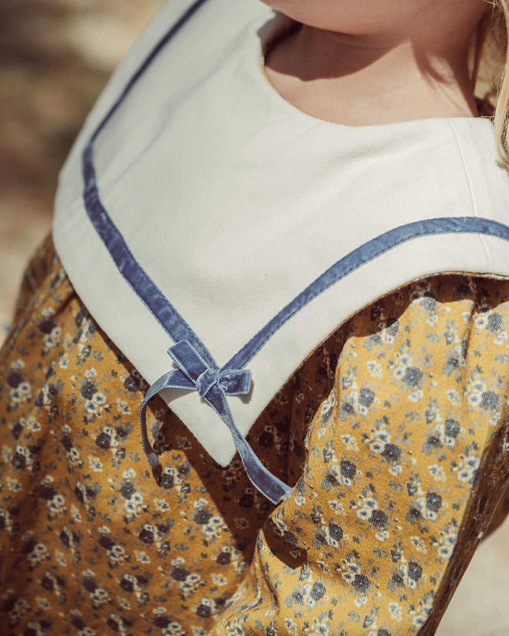 VESTIDO DENIM ALINA FLOWERS MUSTARD PETIT