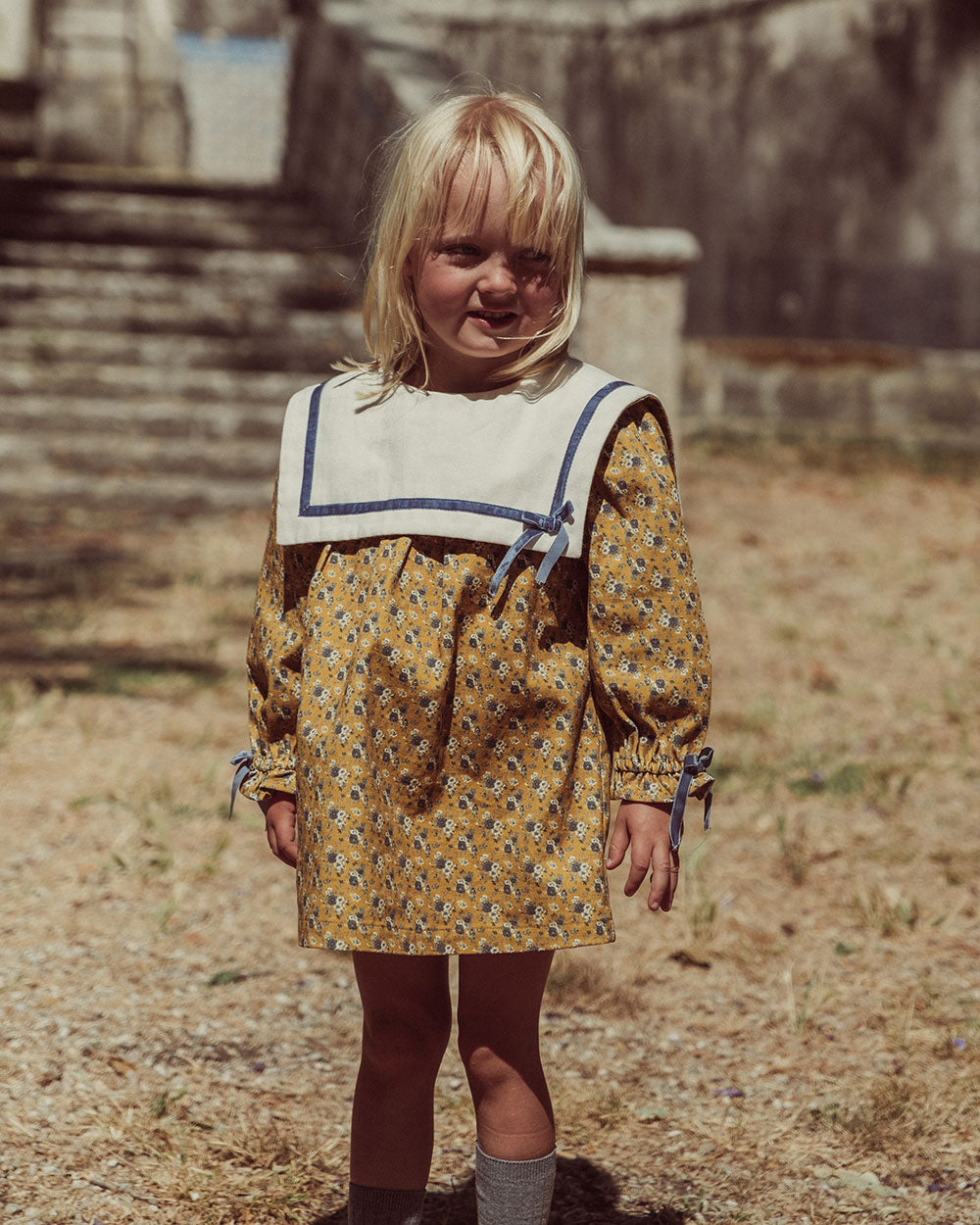 VESTIDO DENIM ALINA FLOWERS MUSTARD PETIT