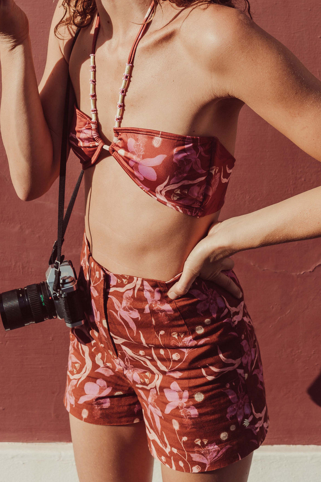 TOP HALTER MOSTACILLAS BURGUNDY PRINT PREVENTA