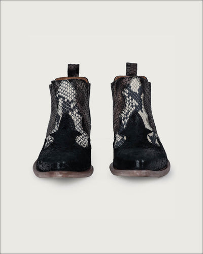 MUSE BLACK