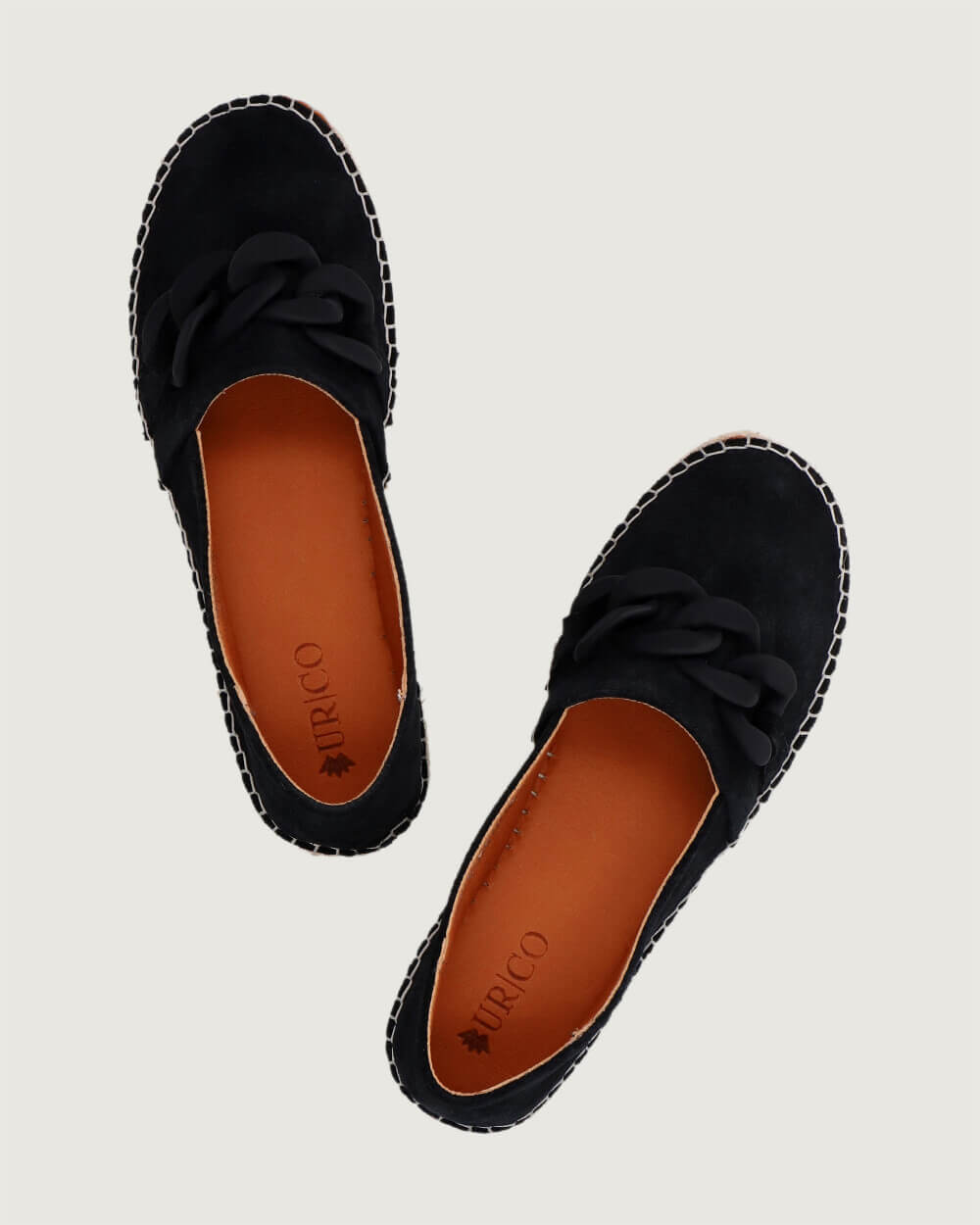 CLOE BLACK