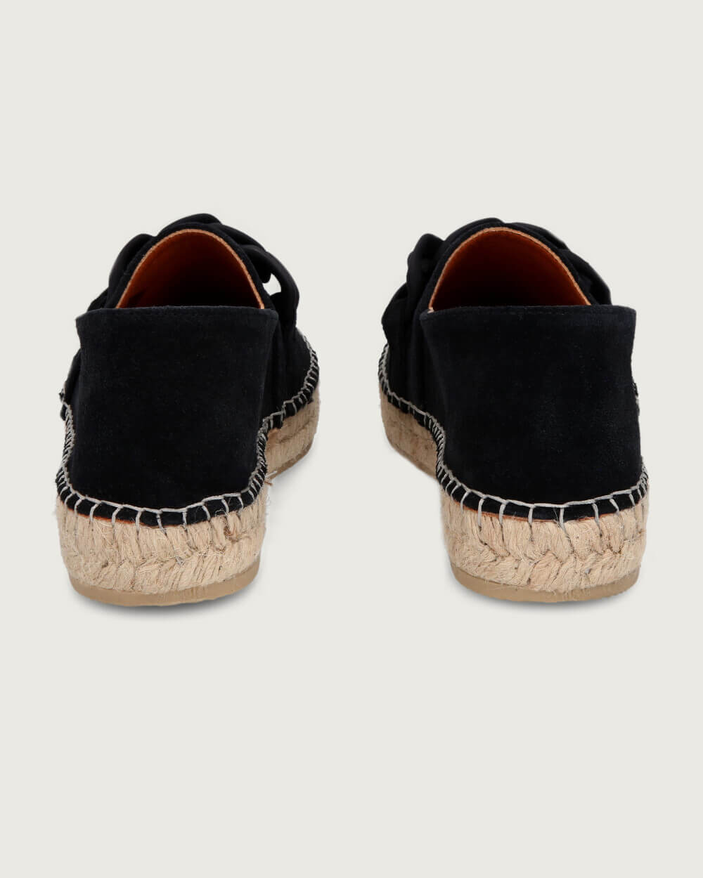 CLOE BLACK