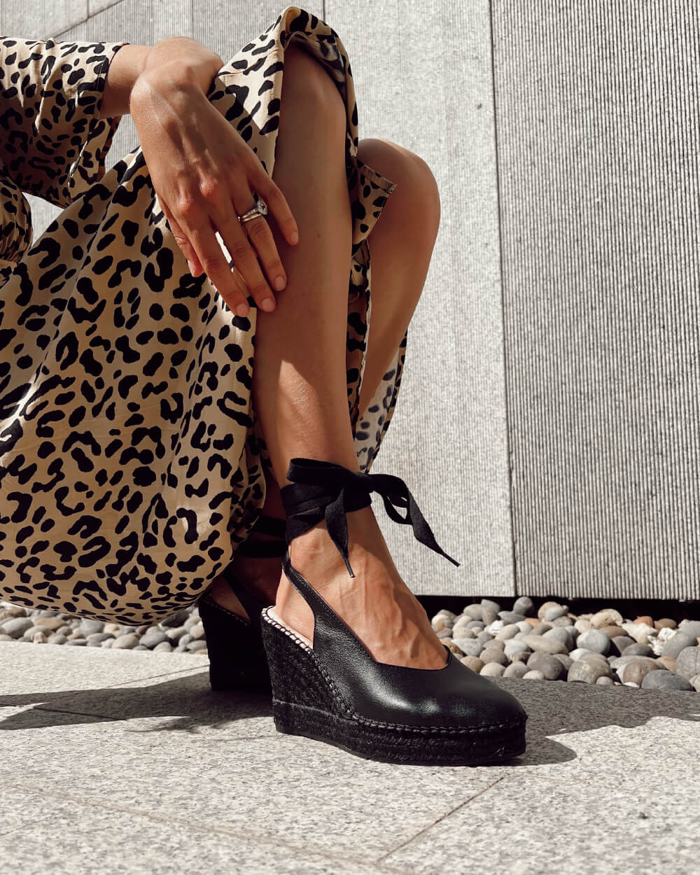 GRECIA BLACK