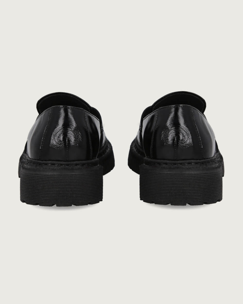 MOCASÍN GEORGETTE BLACK CHAROL